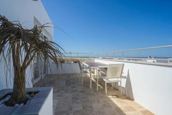 Apartamento Con Terraza Vistas Al Mar. Conil De La Frontera Bagian luar foto